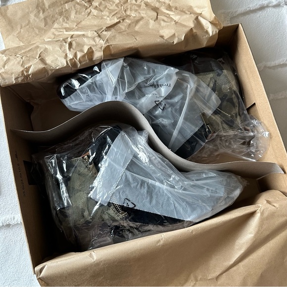 • NIB! • Lucky brand Basel camo army black ankle boots booties - Picture 7 of 7